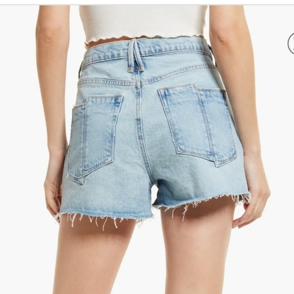 NWT Good American '90s High Waist Denim Shorts. Women's size 12. - Picture 4 of 16